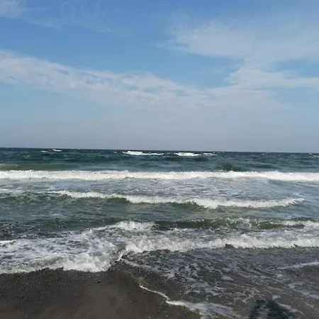 8 Person In Grenaa-by Traum