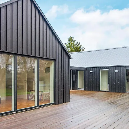 Prázdninový dům 8 Person In Grenaa-by Traum *