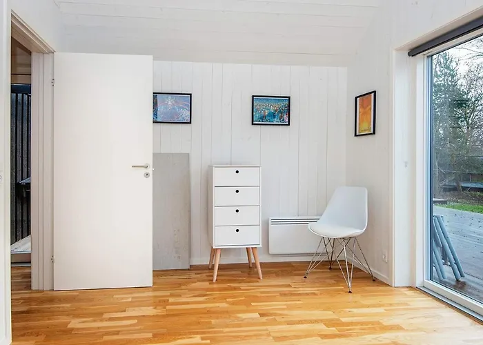 8 Person In Grenaa-by Traum * Brondstrup