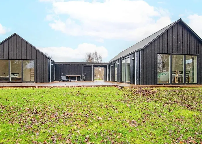 8 Person In Grenaa-by Traum Brondstrup